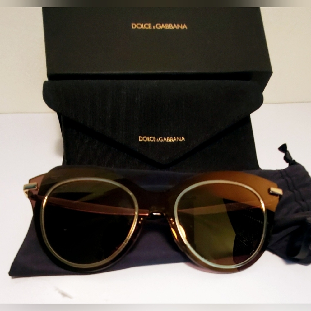 Dolce and Gabbana Ladies Sunglasses.  Brown mirrored bronze - Picture 15 of 16